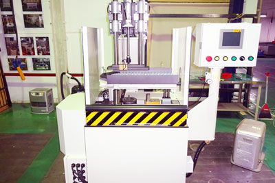 山口精機の精密機械は社内・グループ企業のチームワークと技術力の結晶。加工内容ご紹介。